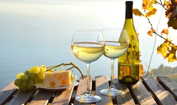 Chai rượu vang ngon là những sản phẩm được tạo ra với tâm huyết và nhiều kinh nghiệm của những nhà làm rượu. Hãy xem hình ảnh để cảm nhận được sự chất lượng và độ tinh tế của những chai rượu vang này.